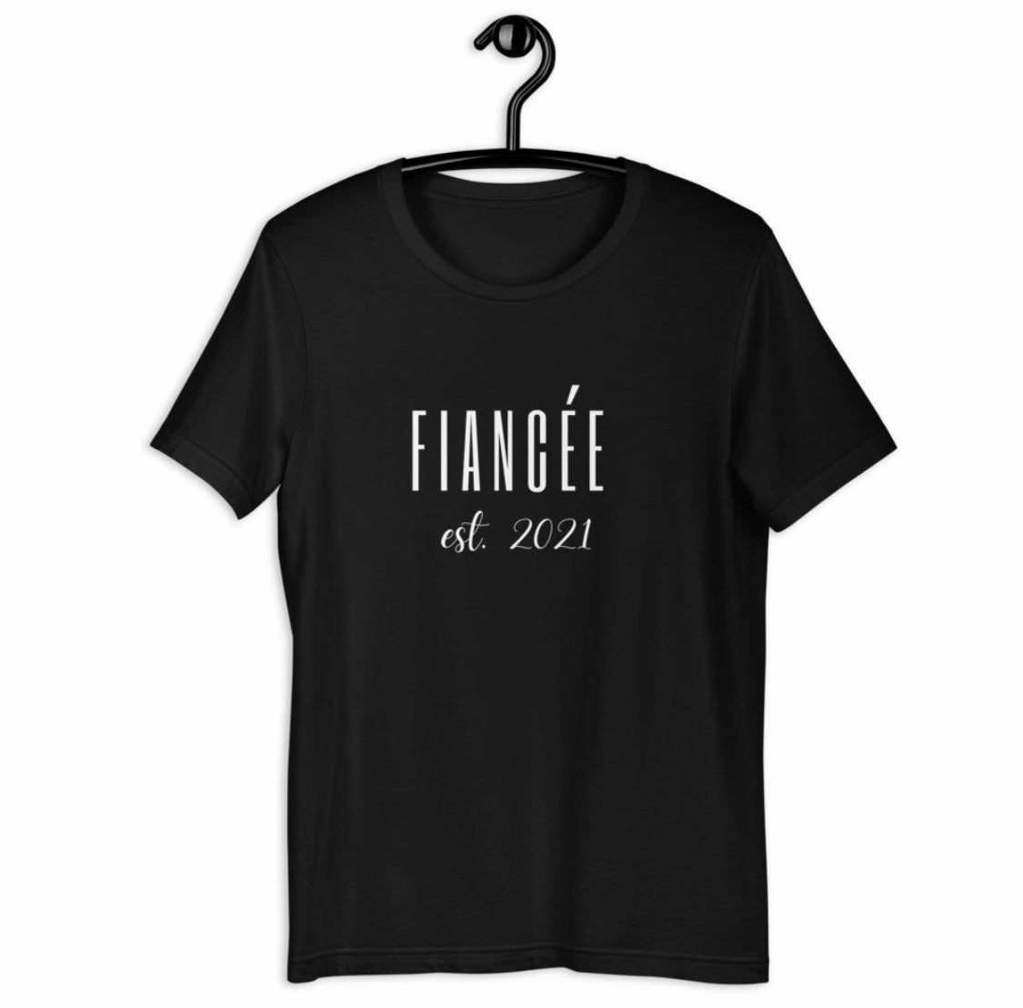 "Fiancée est." Short-Sleeve T-Shirt